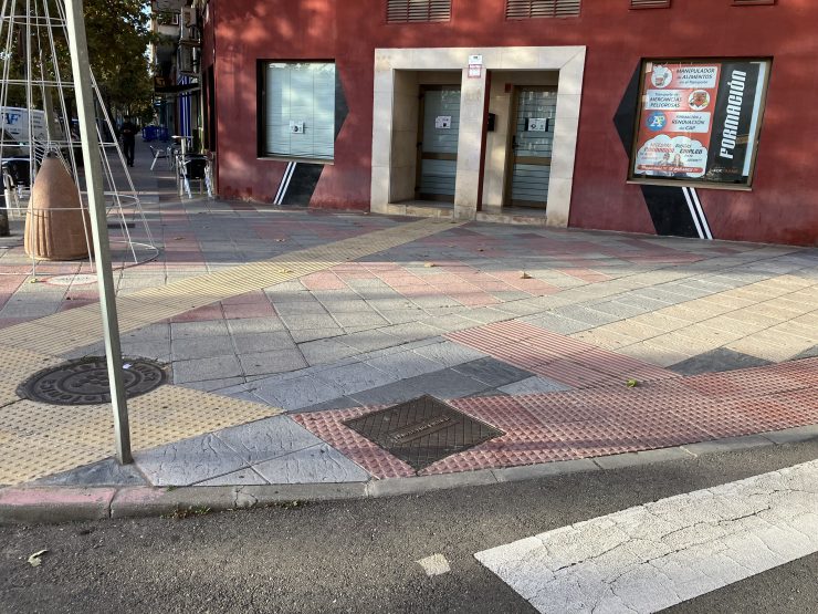 Local en Avda. Zaragoza 64, Utebo