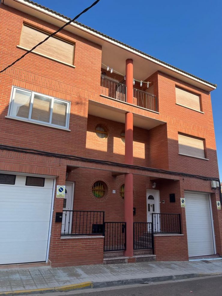 Chalet en calle San Lamberto 17, Utebo
