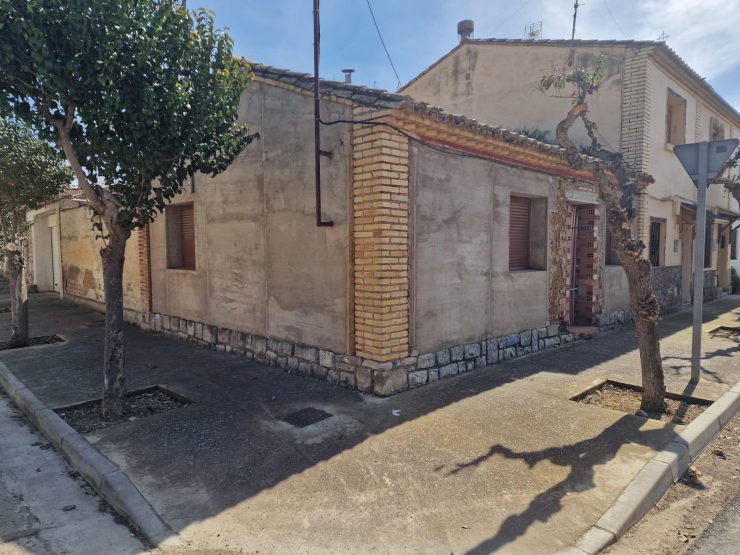 Casa de pueblo en calle mediomundo 14, Valareña