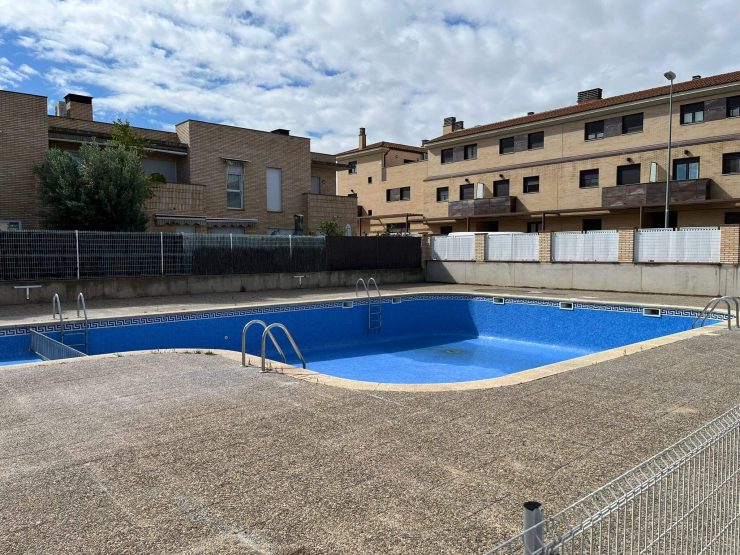 Adosado en calle Luis Buñuel 9-11, Utebo